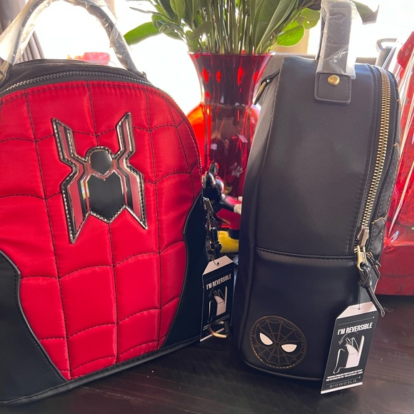 EXCLUSIVE Marvel Spider-Man No Way Home Reversible Mini Backpack Bioworld - Picture 4 of 9